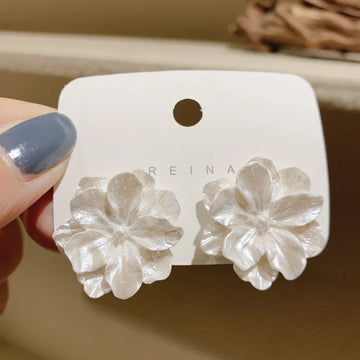 White Flower Stud Earrings for Women Folded Acrylic Side Charming Sweet Floral Girls Earrings Japanese Style Ear Jewelry 2023