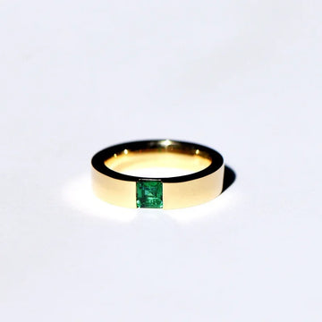 Luxury Exquisite Dazzling Gemstone Emerald Ring for Women Gold Color Inlaid Green Zircon Copper Rings Bridal Engagement Jewelry