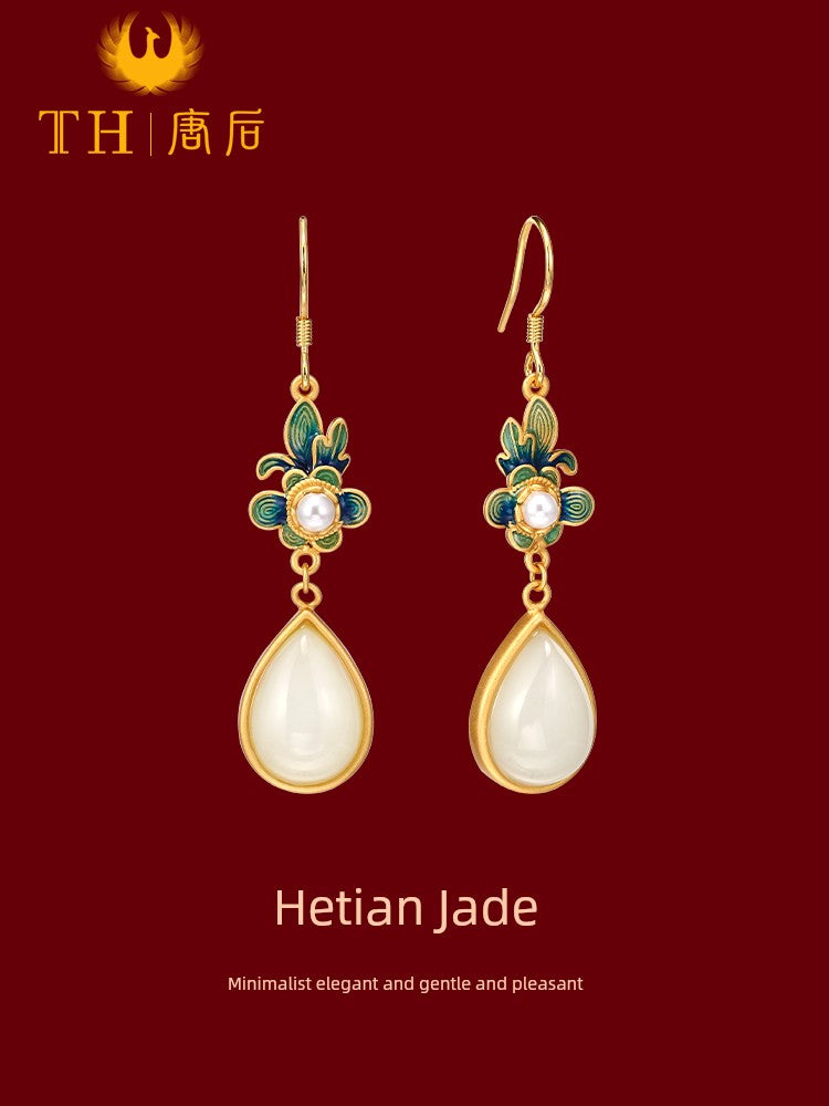 Women's New Chinese Style to Give Mom Natural Hetian Jade after Tang Dynasty