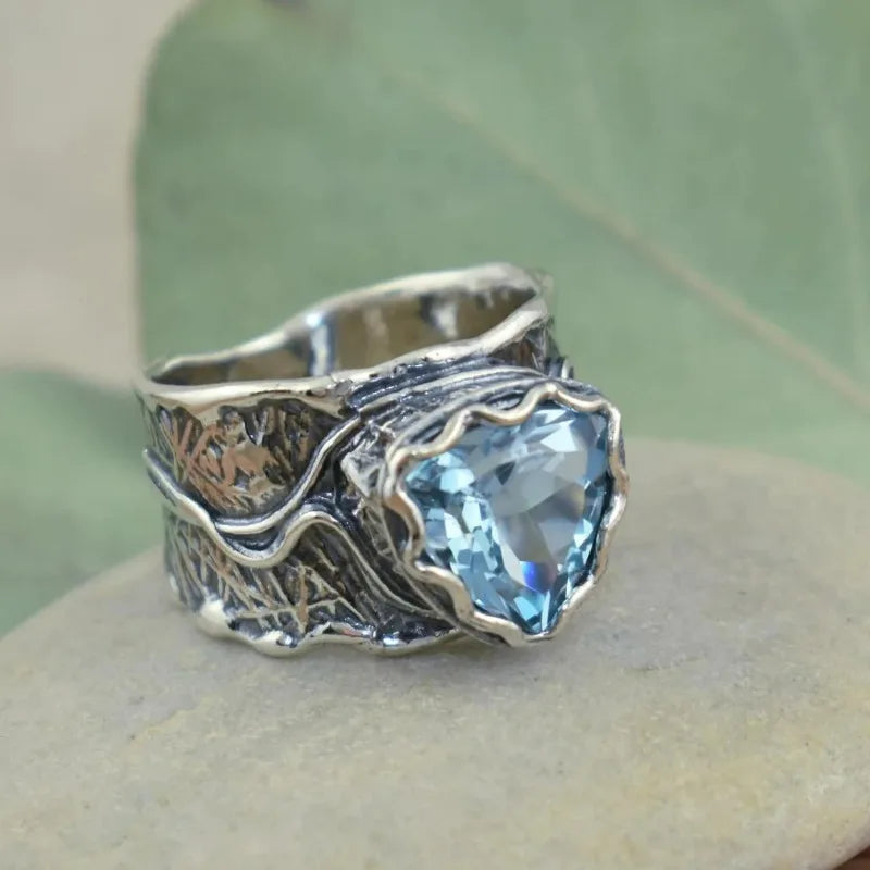 Unisex Silver-Plated Boho Ring with Vintage Flair - Cool Blue Gemstone Inlay, Perfect for Daily Wear